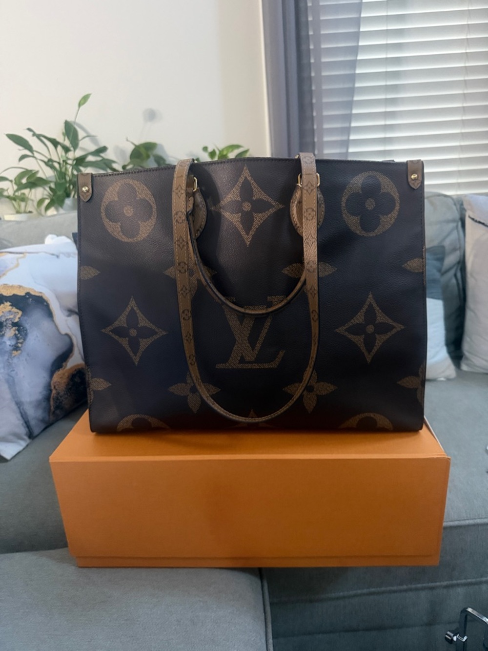 Louis Vuitton Brown Monogram Tote with Red Interior. - Picture 11 of 16
